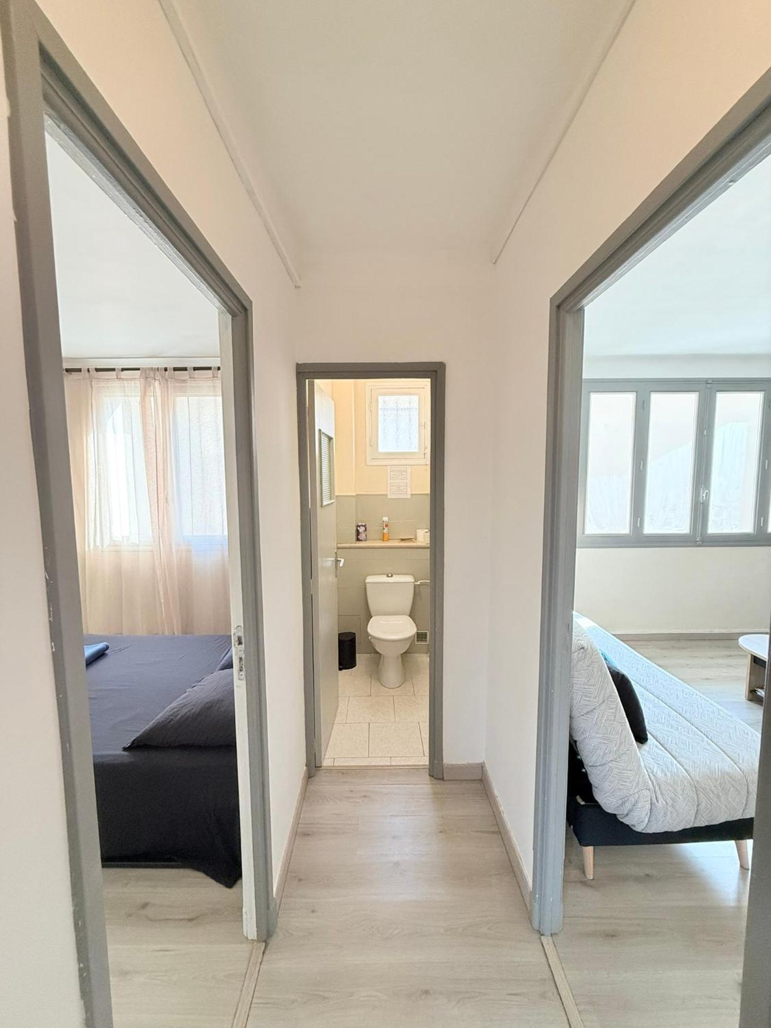 Les Arenes De Nimes - Centre Ville 10 Min Gare -Parking- 2 Chambres Exterior photo
